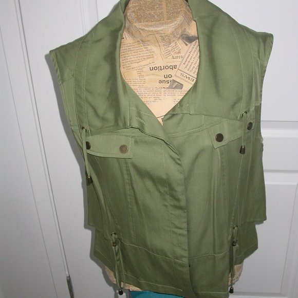 Green Vest - Picture 3 of 5